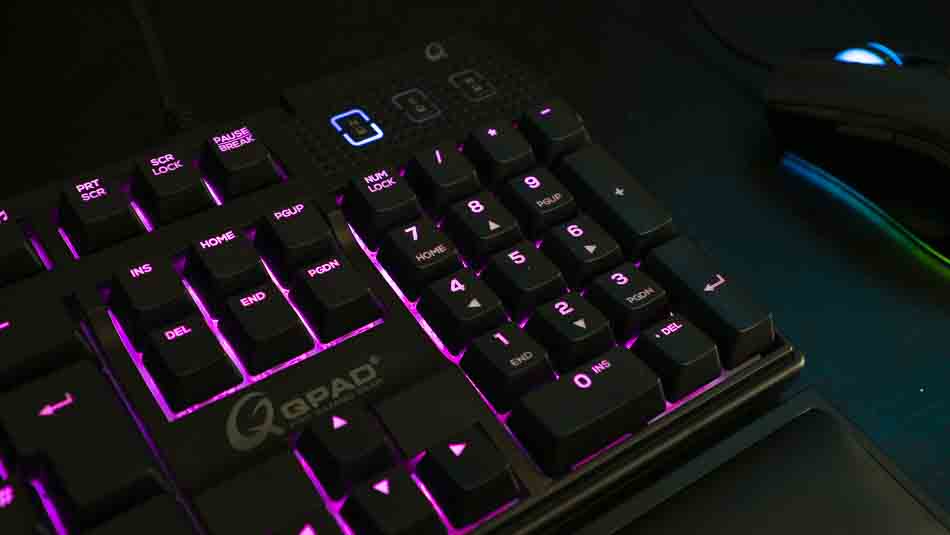QPad MK-75 gaming keyboard