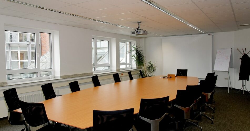 conference-room-g509aaf069_1280-min