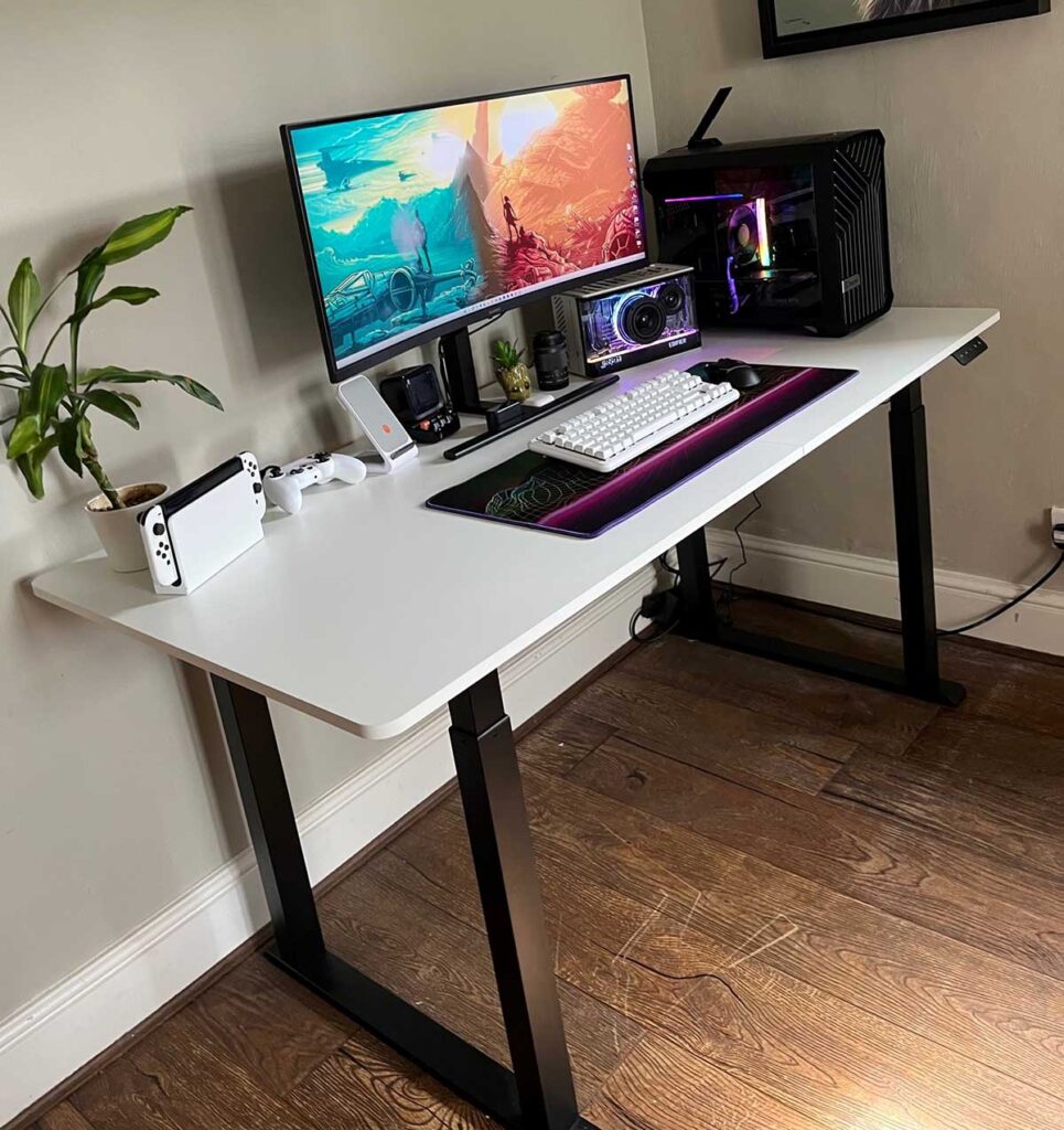 beast_desk_1